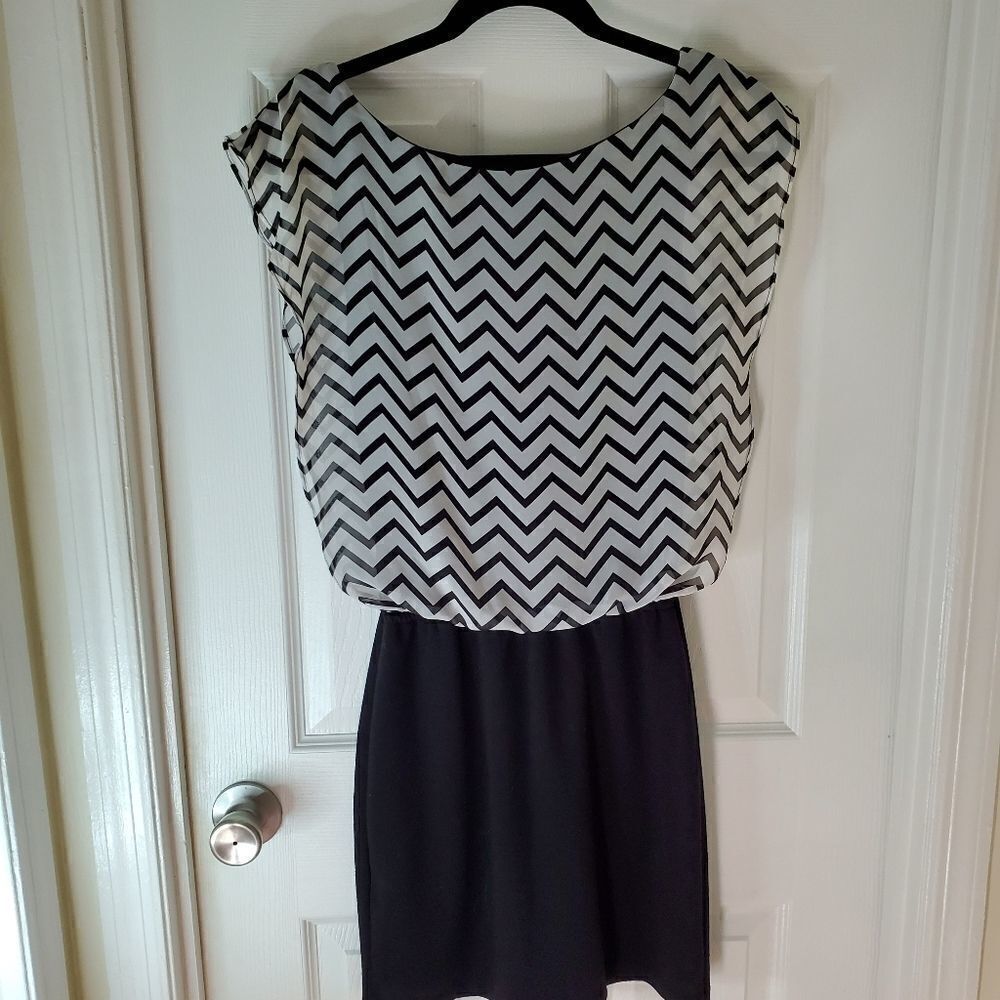 Candie's Black and White Dress Medium - Picture 3 of 6